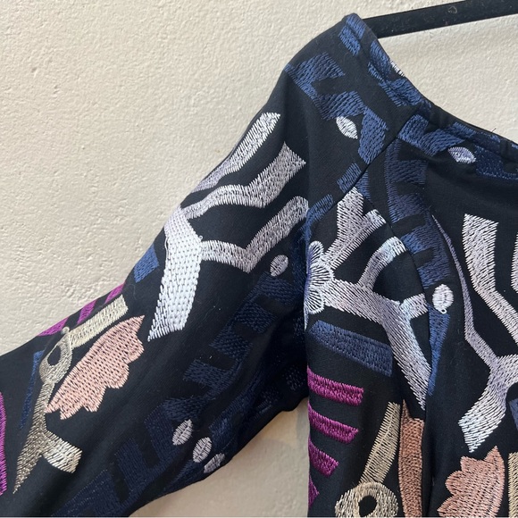 VENUS Embroidered Blouse Off the Shoulder Bell Sleeve Ruffle Bottom Woman Medium - Picture 6 of 15